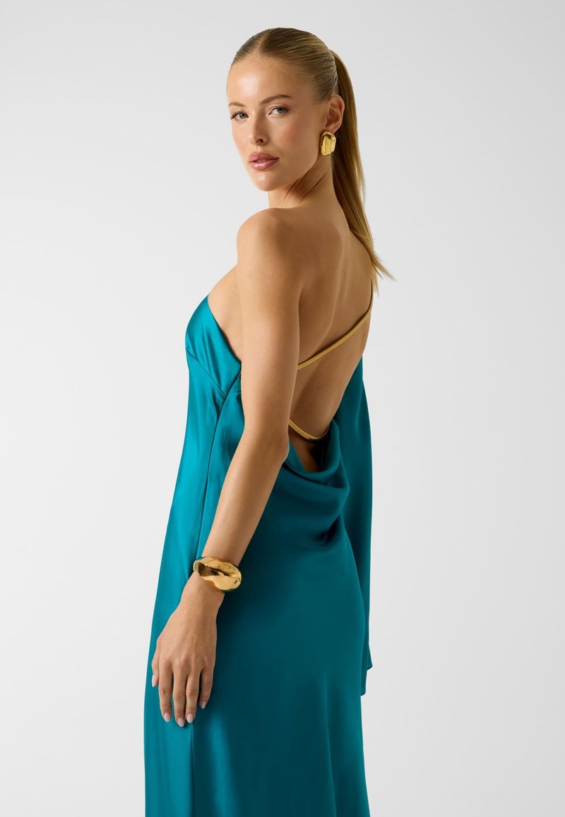 marciano one shoulder dress MARCIANO By GUESS one-shoulder Draped Maxi Dress | Black
