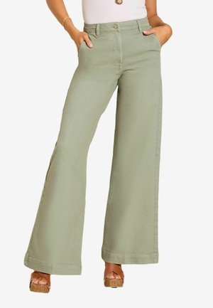 Pantalons larges verts en tissu robuste, dotés de poches latérales, d'une fermeture à bouton à l'avant et d'un ourlet sans couture.