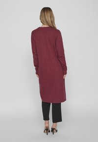 VILA VIRIL ciemnoczerwony