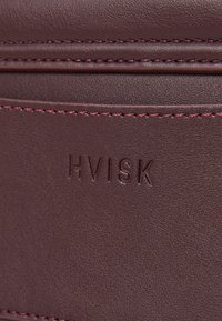 HVISK RENEI - Rokassoma - deep purple
