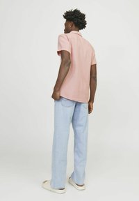 Jack & Jones RELAXED FIT   - Srajca - pink nectar