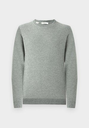 Svetlosivý pletený sveter s okrúhlym výstrihom, dlhými rukávmi, rebrovanými manžetami a spodným lemom. Textúrovaná tkanina s jemným vzorom.