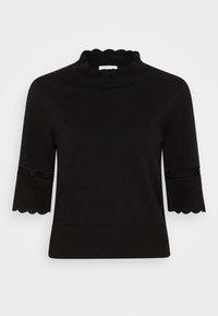 Suéter negro de manga corta con cuello alto fruncido, dobladillo ondulado y banda decorativa alrededor de las mangas con un patrón texturizado.