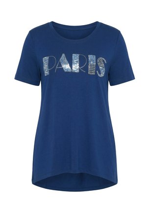 Blauw T-shirt met korte mouwen en ronde hals, met de tekst "PARIS" op de voorkant, versierd met blauwe pailletten en zilveren studs.