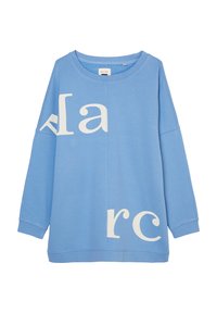 Ljusblå sweatshirt med sänkta axlar, oversized passform och vit text på framsidan. Mjukt tyg med rund halsringning och långa ärmar.