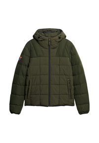 Chaqueta verde acolchada con capucha, que cuenta con un cierre frontal, un patrón de rejilla en el cuerpo y bolsillos laterales con cremallera.