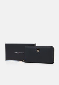 Tommy Hilfiger POPPY REFORM - Portafoglio - space blue