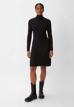 comma MIT ROLLKRAGEN - Strickkleid - schwarz