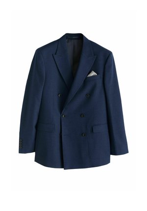 Marineblauer, doppelt geknöpfter Blazer mit spitzen Revers, vier schwarzen Knöpfen vorne, zwei Pattentaschen und einem weißen Einstecktuch.