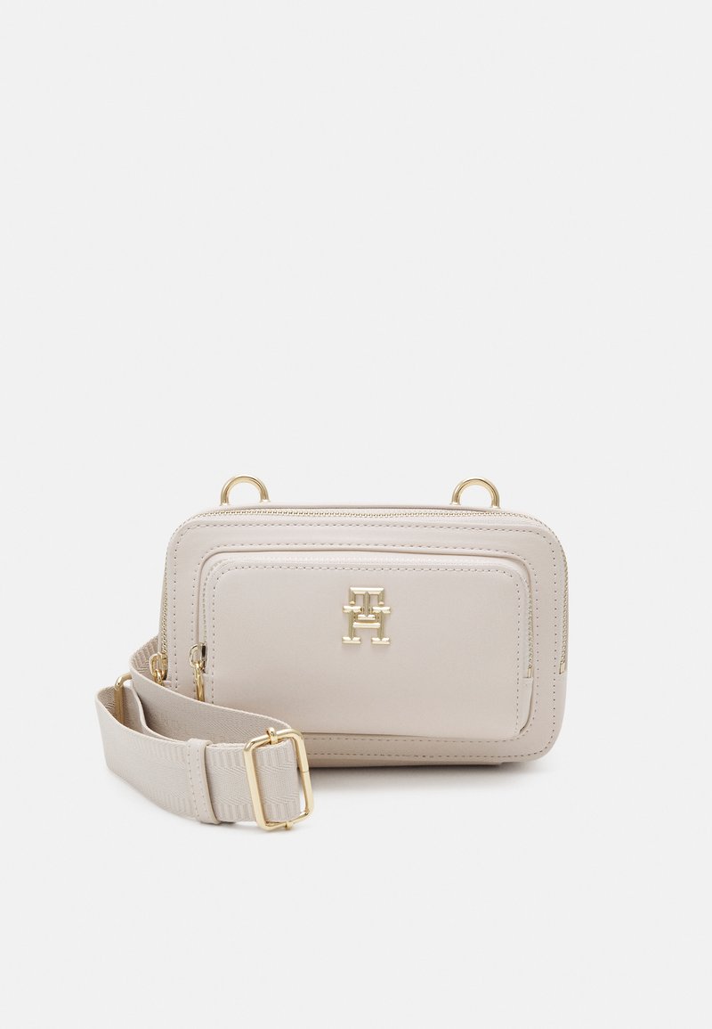 Tommy hilfiger chic camera bag Clearance