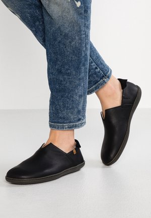 Loaferit/pistokkaat - black