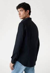 Guess Shirt - schwarz