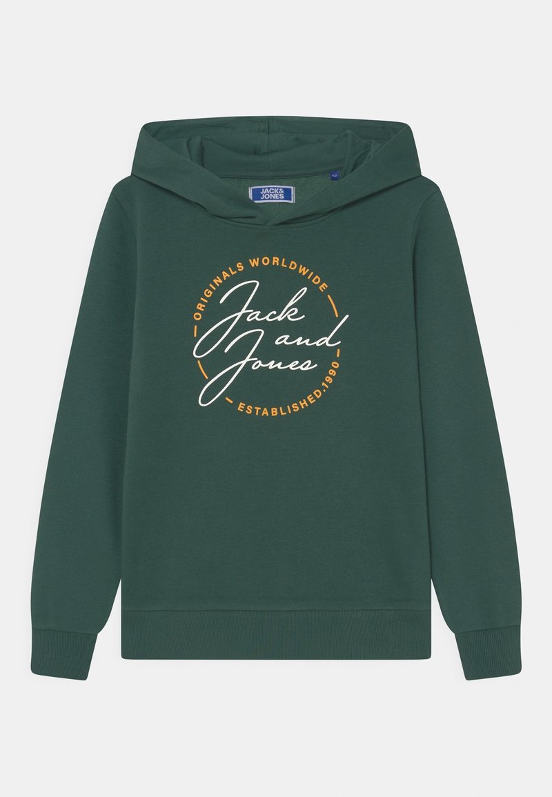 Tmavě zelená mikina s kapucí s oranžovým a bílým kruhovým textem "Jack and Jones Originals Worldwide Established 1990" na přední straně.