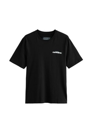 Zwarte katoenen T-shirt met een ronde hals. Voorzien van een klein wit "COSWORTH" logo op de linkerborst. Korte mouwen, relaxed fit.