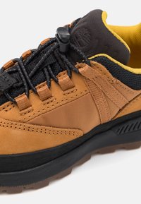 Timberland EURO TREKKER LACE UP UNISEX - Tenisice - wheat