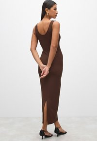 Next TALL FIT - SOFT TOUCH  - Maksi garuma kleita - chocolate brown