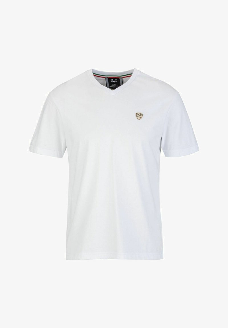 Witte katoen T-shirt met een V-hals, korte mouwen en een klein beige schildlogo op de borst. De binnenkant heeft een gestreept accent.