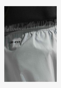 Niewybrane, wolf grey cream ii black