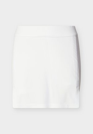 Valkoinen polvipituinen hame, jossa on istuva vyötärönauha ja sileä kangas, esitetty yksinkertaisen vaalean taustan edessä.