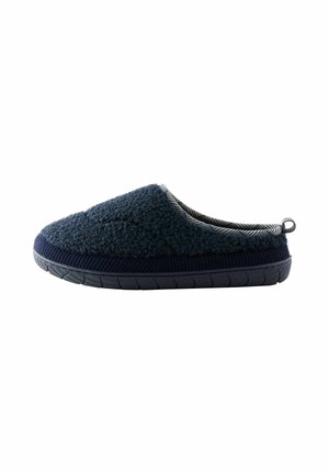Marineblaue Slip-On-Hausschuhe mit strukturiertem Stoffobermaterial, gestreiftem Innenfutter und Gummisohle mit Profil für den Innenbereich.