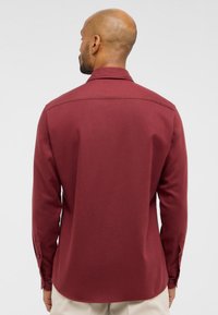 Eterna FLANELLHEMD - MODERN FIT - Camicia elegante - dunkelrot