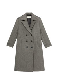 Cappotto grigio in lana a doppio petto con colletto a rever, due tasche frontali e bottoni neri; texture liscia e design fino al ginocchio.