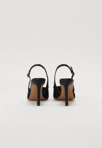 Thumbnail Image 3