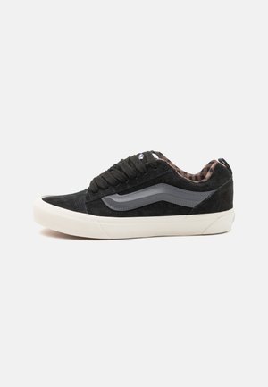 Vans, KNU SKOOL UNISEX - Zapatillas skate - gray/black