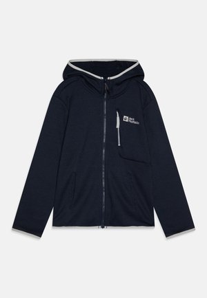 Tumši zilas krāsas jaka ar rāvējslēdzēju, kas satur kapuci, teksturētu audumu, priekšējo kabatu un gaiši pelēkas akcentus uz aprocēm un rāvējslēdzēja.