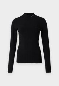 Svart langermet turtleneck genser laget av glatt, elastisk stoff. Har en tettsittende silhuett og en kontrastlogo detalj på kragen.