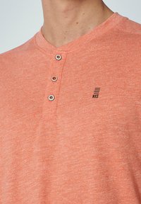 NO EXCESS GRANDDAD - T-shirt basic - papaya