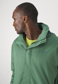 Vaude ESCAPE  - Regnjakke - woodland/dark sea