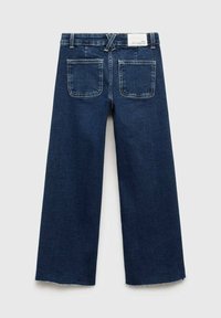 Temno modre široke kavbojke iz denima, z visokim pasom, dvema zadnjima žepoma in neurejenim robom. Oznaka vidna na hrbtni strani.