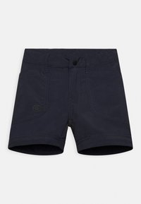 Mornarske kratke hlače od laganog materijala, s kopčanjem na dugme, prednjim džepovima i ušivenom teksturom s suptilnim detaljem brendiranja.