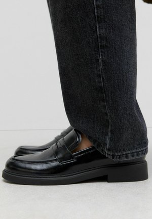 Loafers - black