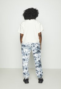 adidas Originals Jednoduché tričko - beige