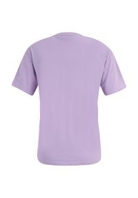 T-shirt lilla a maniche corte realizzato in tessuto morbido. Girocollo classico con vestibilità comoda e orlo dritto. Senza fantasie o dettagli.