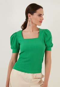 LELA SLIM FIT - Bluza - benetton