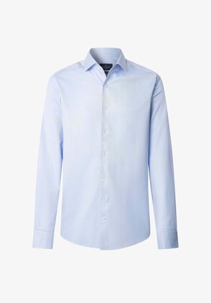 Lichtblauw herenoverhemd met lange mouwen, knoopsluiting aan de voorkant en spitse kraag, weergegeven tegen een witte achtergrond.