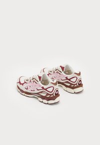 ASICS SportStyle GEL NYC UNISEX - Sapatilhas - cream/sweet pink