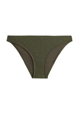 Olíva zöld bikini alsó, texturált leopárdmintával és magasra vágott lábnyílásokkal.