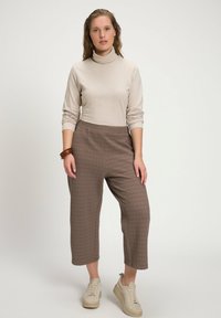 Ulla Popken COL ROULÉ  MANCHES LONGUES - Pitkähihainen paita - sand