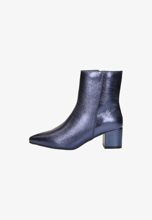 Metalen blauwe enkelboot met een spitse neus, blokhak en een gladde textuur. Heeft een slank, minimalistisch ontwerp met een ritsluiting.