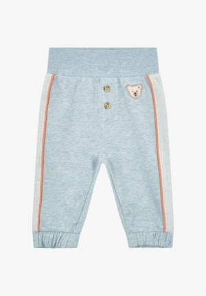 Hellblaue Jogginghose für Kleinkinder mit orangefarbenen Seitenstreifen, elastischen Bündchen, zwei Holzknöpfen am Bund und einem Teddybär-Patch vorne rechts.