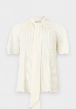 Crèmekleurige blouse met korte pofmouwen, verticale plooien aan de voorkant en een lange nekstrikdetail.
