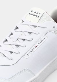 Thumbnail Image 4