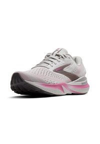 Scarpa da corsa con una tomaia in rete grigia chiara, dettagli rosa, collo imbottito e una suola in gomma testurizzata con un design flessibile.