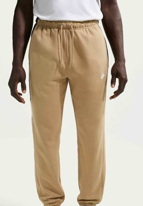 Nike M NK CLUB FLEECE HDED TRACK GX SET - Chándal - parachute beige/obsidian light khaki/white — photo 7