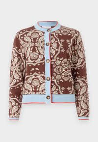 Brauner Cardigan mit weißem Paisleymuster, hellblauem Saum und roten Akzenten. Verfügt über fünf Knöpfe sowie gerippte Bündchen und Saum.