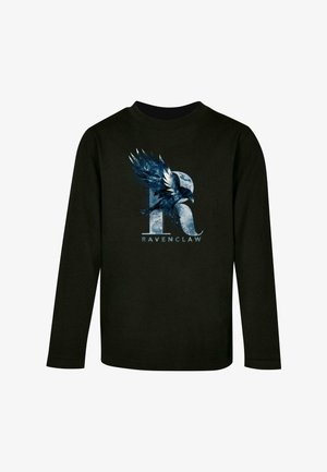 Juodas ilgos rankovės marškinėliai, su grafiniu dizainu, kuriame pavaizduotas varnas mėlynos ir pilkos spalvų atspalviuose, o apačioje yra „R“ ir tekstas „Ravenclaw“.